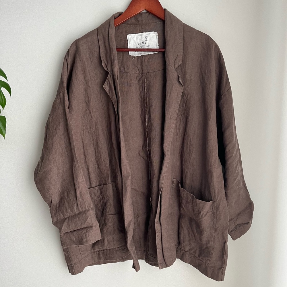 Not perfect linen Victoria 2 jacket in chocolate. Size XS but fits oversized.